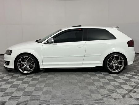2010-Audi-S3-quattro-Auto_5