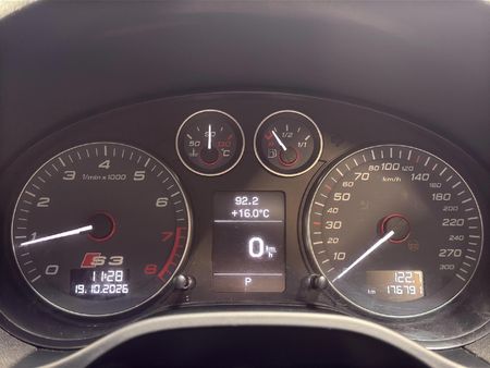 2010-Audi-S3-quattro-Auto_6