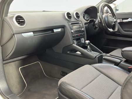 2010-Audi-S3-quattro-Auto_8