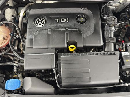 2016-Volkswagen-Polo-GP-14-TDI-Trendline_12