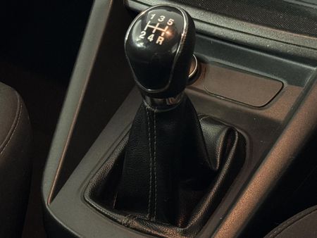 2018-Ford-Figo-15Ti-VCT-Ambiente-5-dr_11
