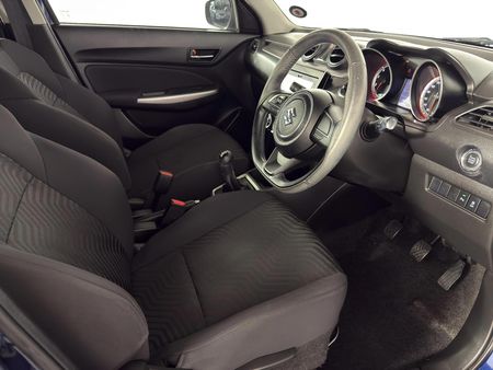 2022-Suzuki-Swift-12-GLX_10