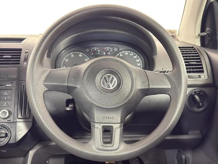 2012-Volkswagen-Polo-14-Trendline-5-dr_13