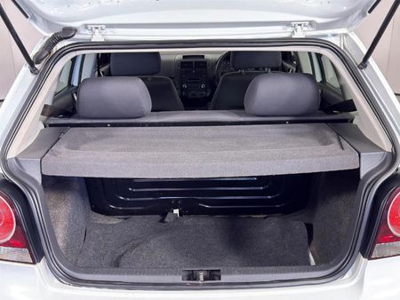 2012-Volkswagen-Polo-14-Trendline-5-dr_15