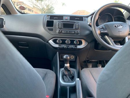 2012-Kia-Rio-12_11