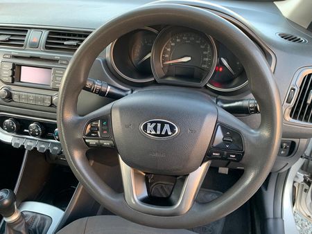 2012-Kia-Rio-12_12