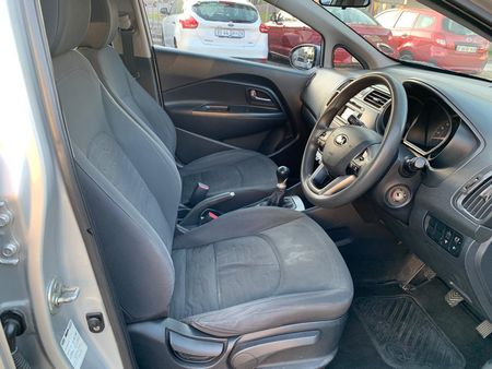2012-Kia-Rio-12_14