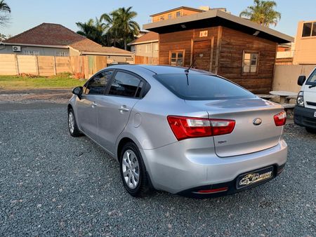 2012-Kia-Rio-12_5