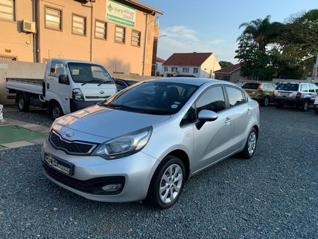 2012-Kia-Rio-12_7