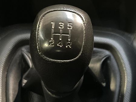 2018-Hyundai-Grand-i10-10-Fluid_11