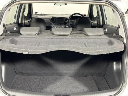 2018-Hyundai-Grand-i10-10-Fluid_14