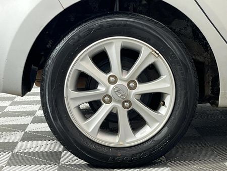 2018-Hyundai-Grand-i10-10-Fluid_17