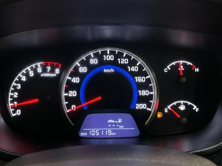 2018-Hyundai-Grand-i10-10-Fluid_7