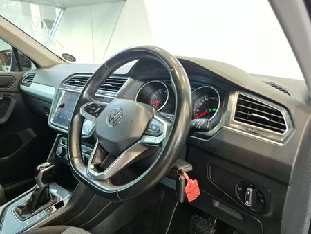 2021-Volkswagen-Tiguan-14-TSI-Comfortline-Auto-110kW_12