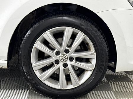 2019-Volkswagen-Polo-Vivo-14-Comfortline-5-dr_14