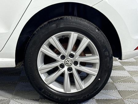 2019-Volkswagen-Polo-Vivo-14-Comfortline-5-dr_15