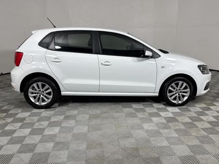 2019-Volkswagen-Polo-Vivo-14-Comfortline-5-dr_3