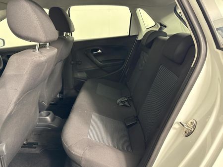 2019-Volkswagen-Polo-Vivo-14-Comfortline-5-dr_8