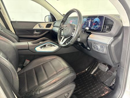 2020-Mercedes-Benz-GLE-300d-4Matic_10