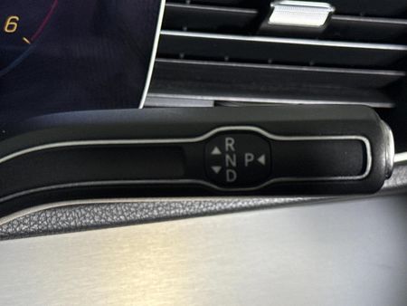 2020-Mercedes-Benz-GLE-300d-4Matic_11