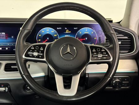 2020-Mercedes-Benz-GLE-300d-4Matic_12