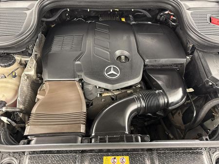 2020-Mercedes-Benz-GLE-300d-4Matic_14