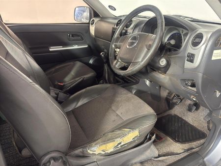 2010-Isuzu-KB-300D-Teq-Double-Cab-LX_9