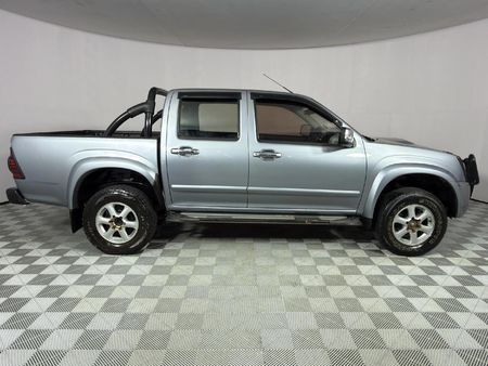 2010-Isuzu-KB-300D-Teq-Double-Cab-LX_3