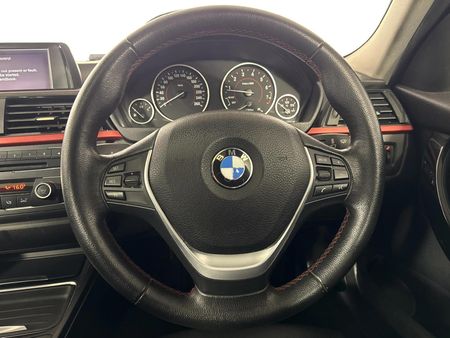 2013-BMW-3-Series-320i-Sport-Auto_12
