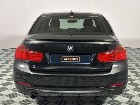 2013-BMW-3-Series-320i-Sport-Auto_4