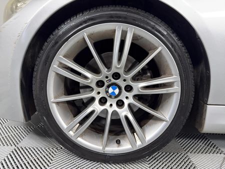 2011-BMW-3-Series-325i-M-Sport-Auto_14