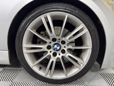 2011-BMW-3-Series-325i-M-Sport-Auto_15