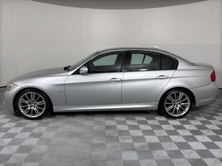 2011-BMW-3-Series-325i-M-Sport-Auto_5