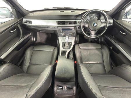 2011-BMW-3-Series-325i-M-Sport-Auto_6