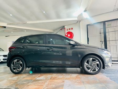 2023-Hyundai-i20-12-Fluid_11