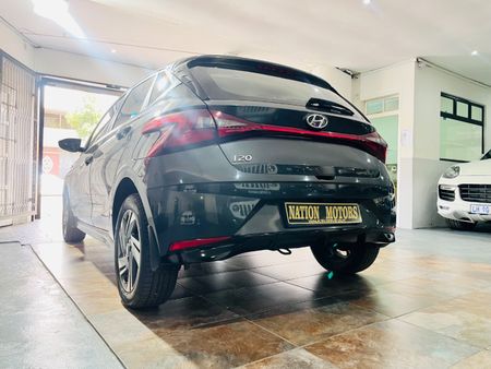 2023-Hyundai-i20-12-Fluid_3