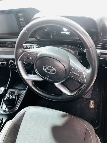 2023-Hyundai-i20-12-Fluid_8