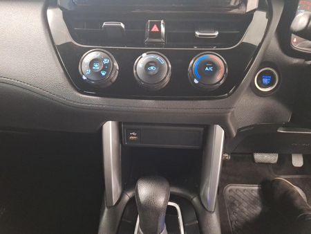 2021-Toyota-Corolla-Cross-18-XI_14