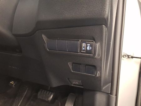 2021-Toyota-Corolla-Cross-18-XI_18