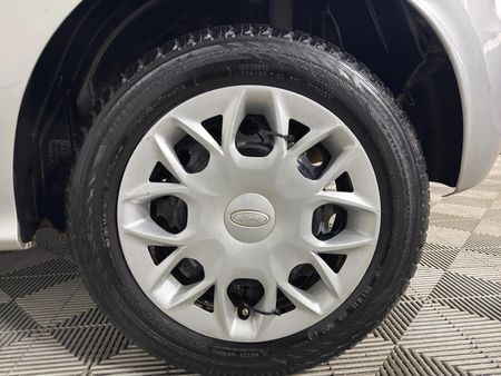 2017-Ford-Figo-15-Ambiente-5-dr_15
