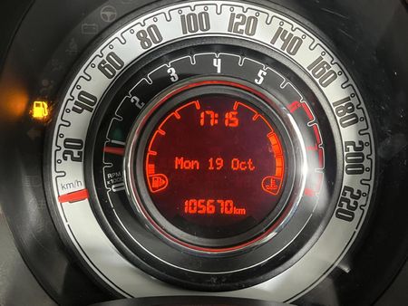 2014-Fiat-500-12_7