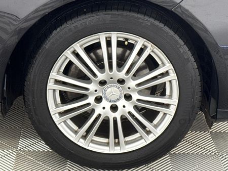 2010-Mercedes-Benz-E-Class-E-200-CGI-BE_16