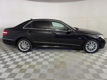 2010-Mercedes-Benz-E-Class-E-200-CGI-BE_3