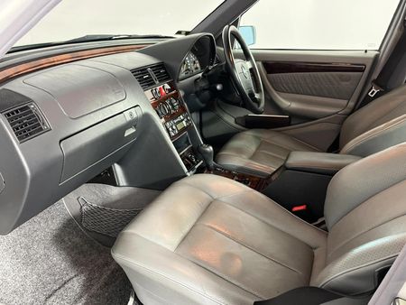 2000-Mercedes-Benz-C-Class-C-240-Elegance-Auto_9
