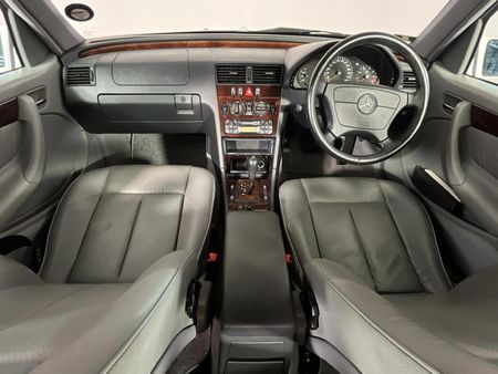 2000-Mercedes-Benz-C-Class-C-240-Elegance-Auto_6