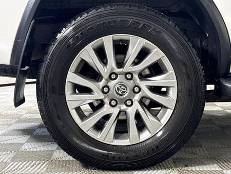 2022-Toyota-Fortuner-28-GD-6-Raised-Body-Auto_18