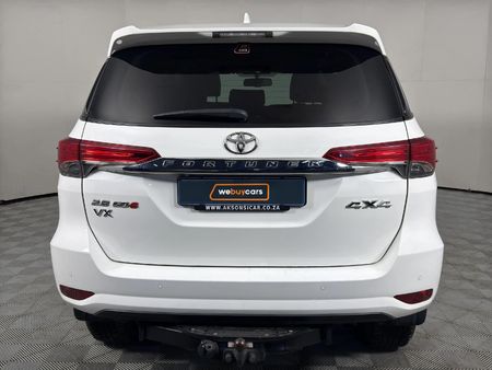 2022-Toyota-Fortuner-28-GD-6-Raised-Body-Auto_4