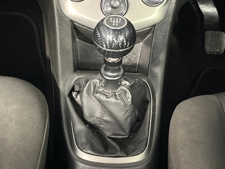 2013-Chevrolet-Sonic-16-LS-Hatch_10