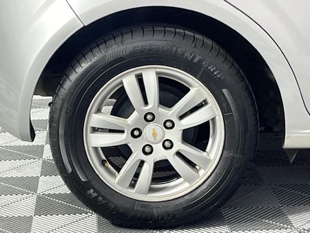 2013-Chevrolet-Sonic-16-LS-Hatch_17