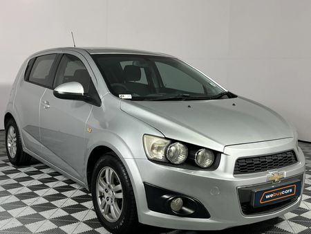2013-Chevrolet-Sonic-16-LS-Hatch_2